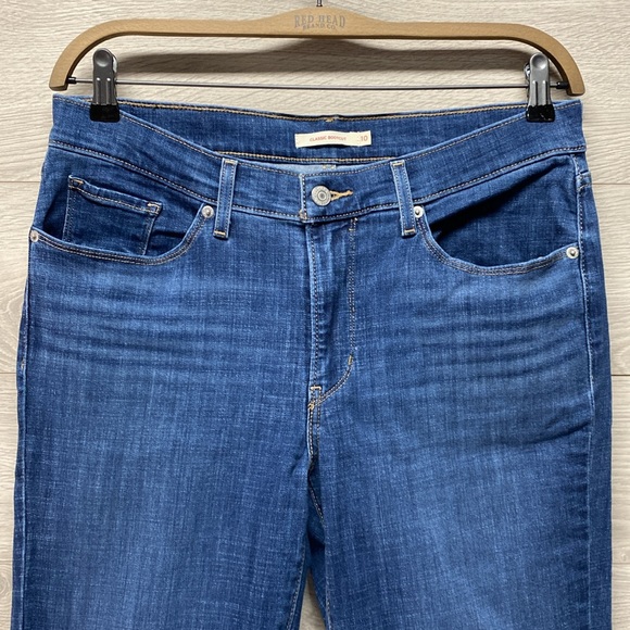 Levis Classic Bootcut Denim Jean - Picture 3 of 11